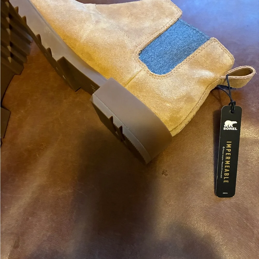 NWT Sorel Emelie II Tan Suede Chelsea Ankle Boots W7 - Picture 3 of 9